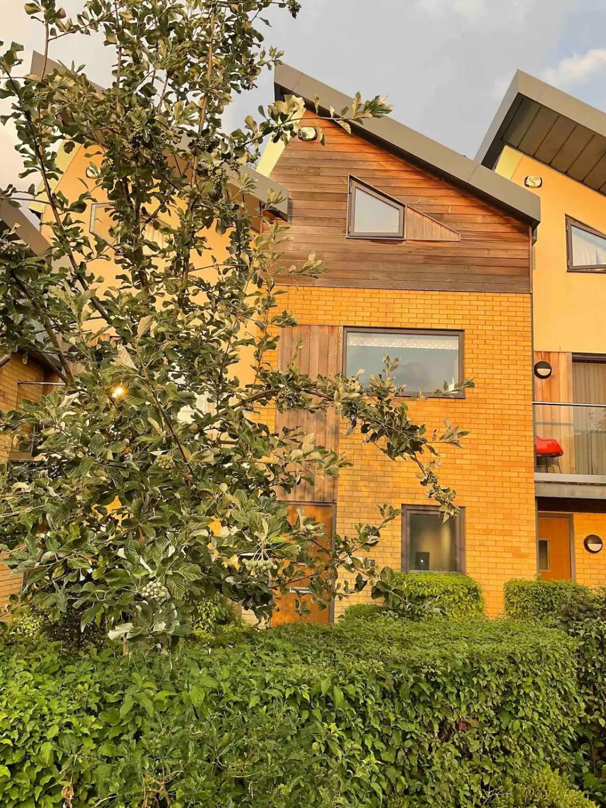 Pass The Keys Stunning Townhouse In Uphill Historic Lincoln Villa Kültér fotó